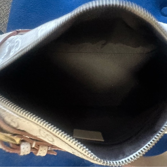 Gucci Beige Monogram Canvas Shoulder Bag - Picture 9 of 14